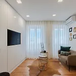 Live In I Apartment